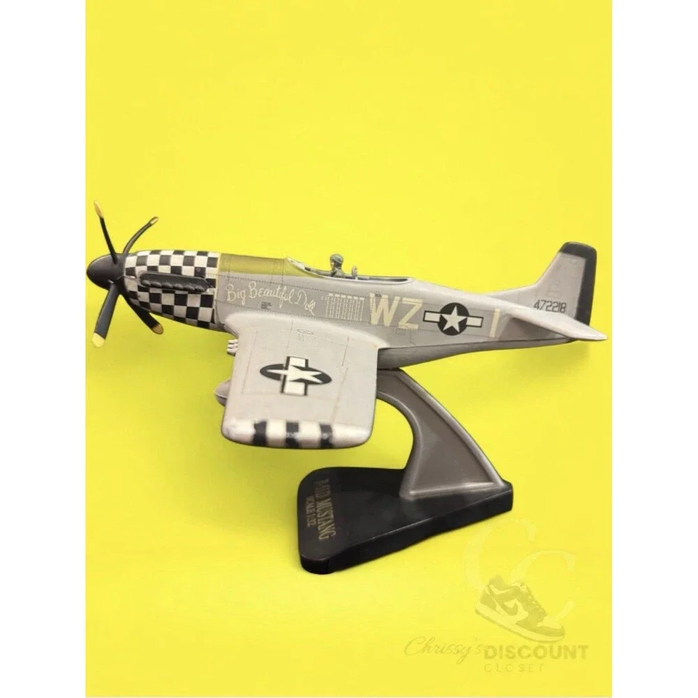 MUSTANG Model Metal Airplane P-51D Big Beautiful Doll Fighter Squadron  Desk Top